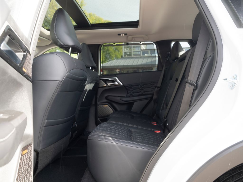 Mitsubishi Outlander 2025