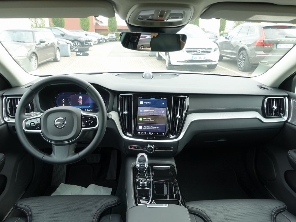 Volvo V60 2025