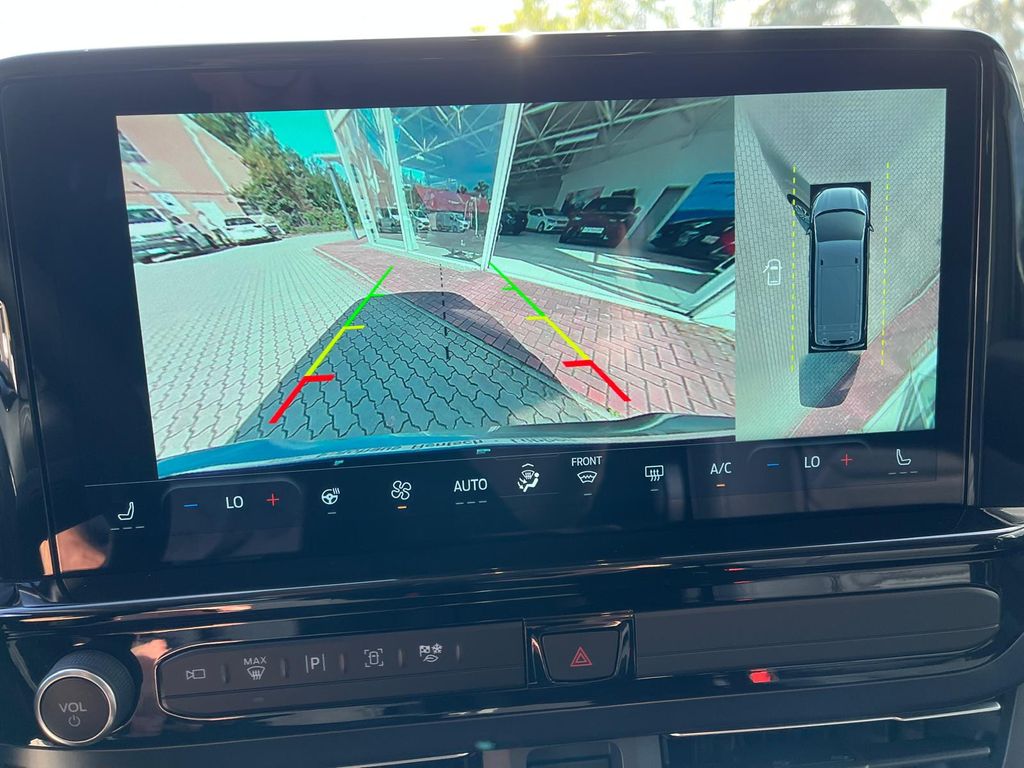 Ford Tourneo Custom 2025