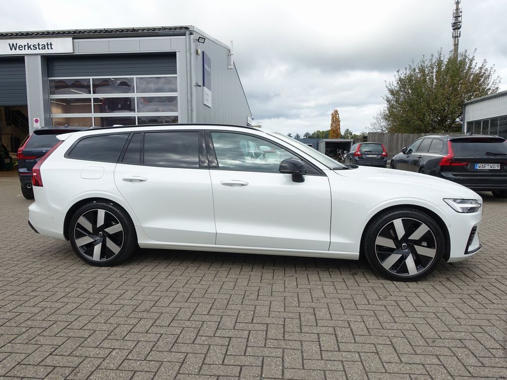 Volvo V60 2025