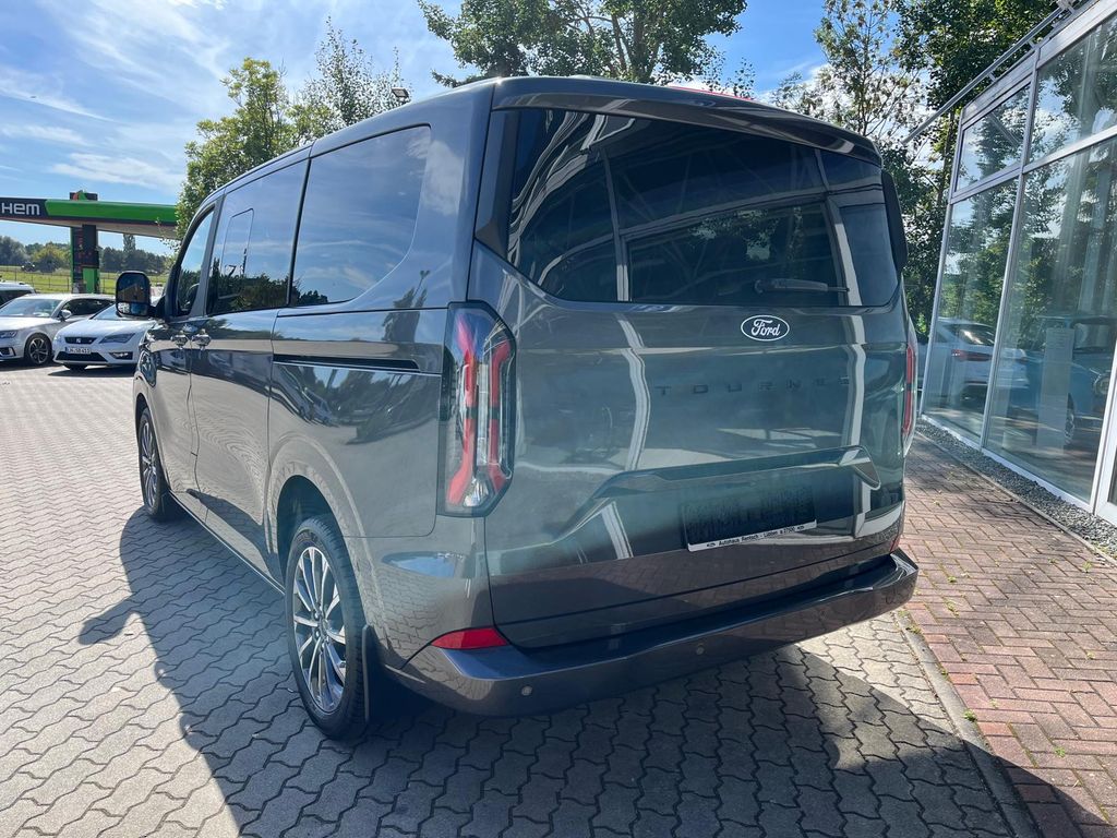 Ford Tourneo Custom 2025