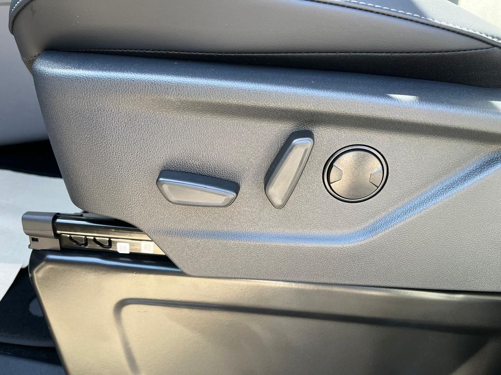 Ford Tourneo Custom 2025