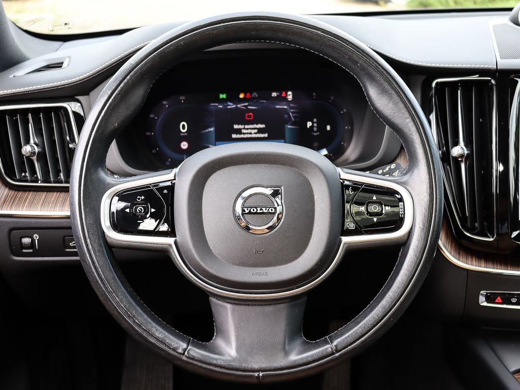 Volvo XC60 2022