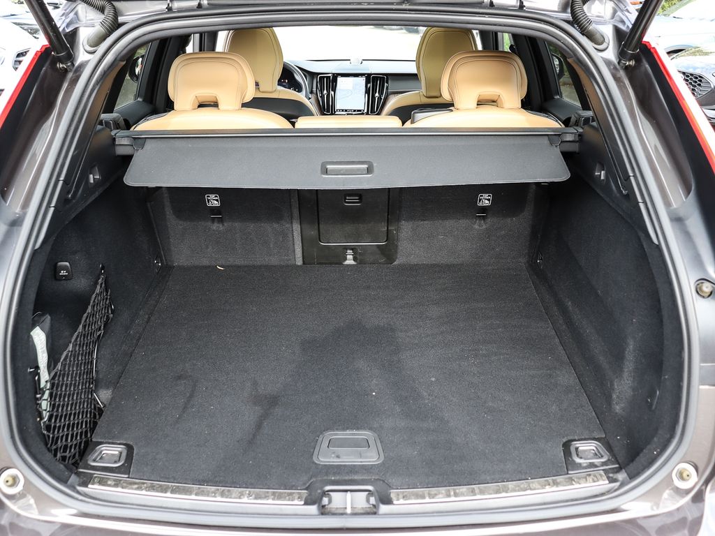 Volvo XC60 2022