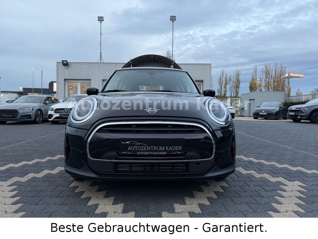 MINI ONE 2022