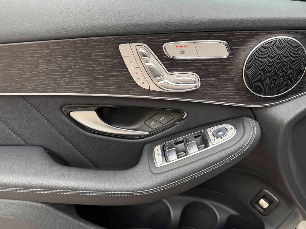 Mercedes-Benz GLC 300 2022