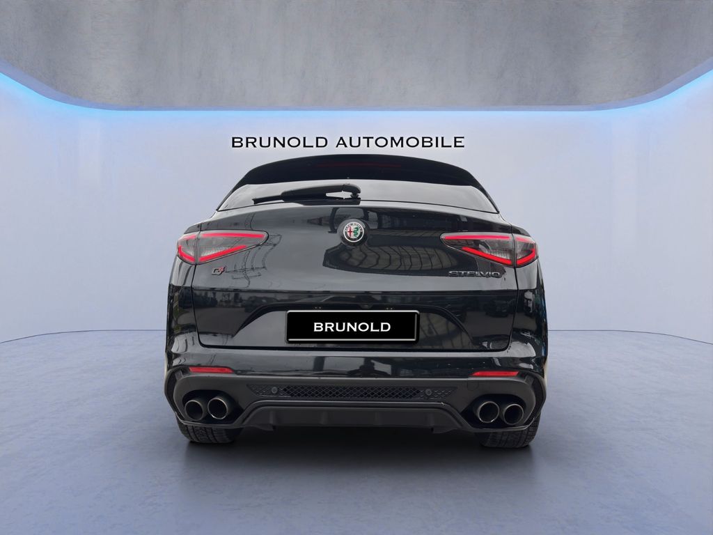 Alfa Romeo Stelvio 2021