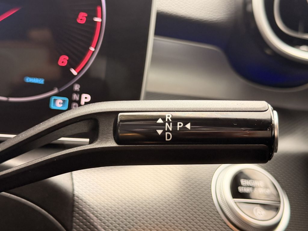 Mercedes-Benz C 300 2024