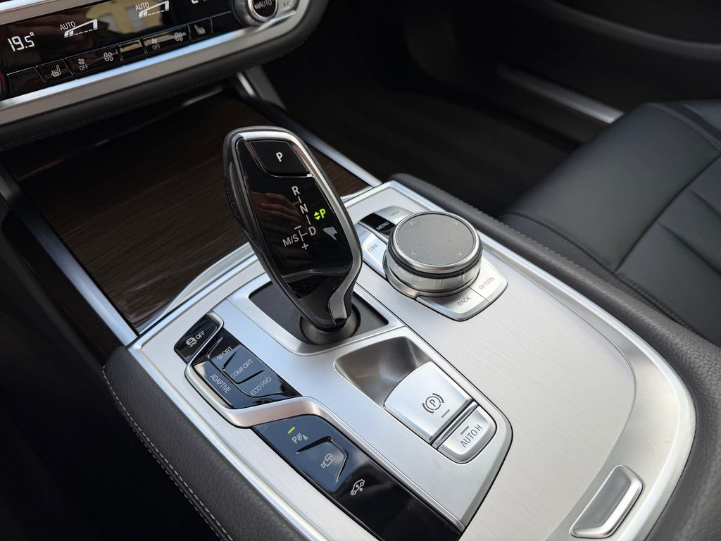 BMW 730 2021