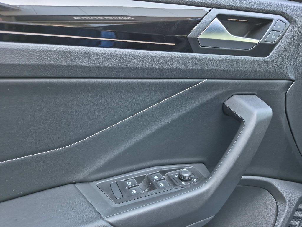 Volkswagen T-Roc 2024