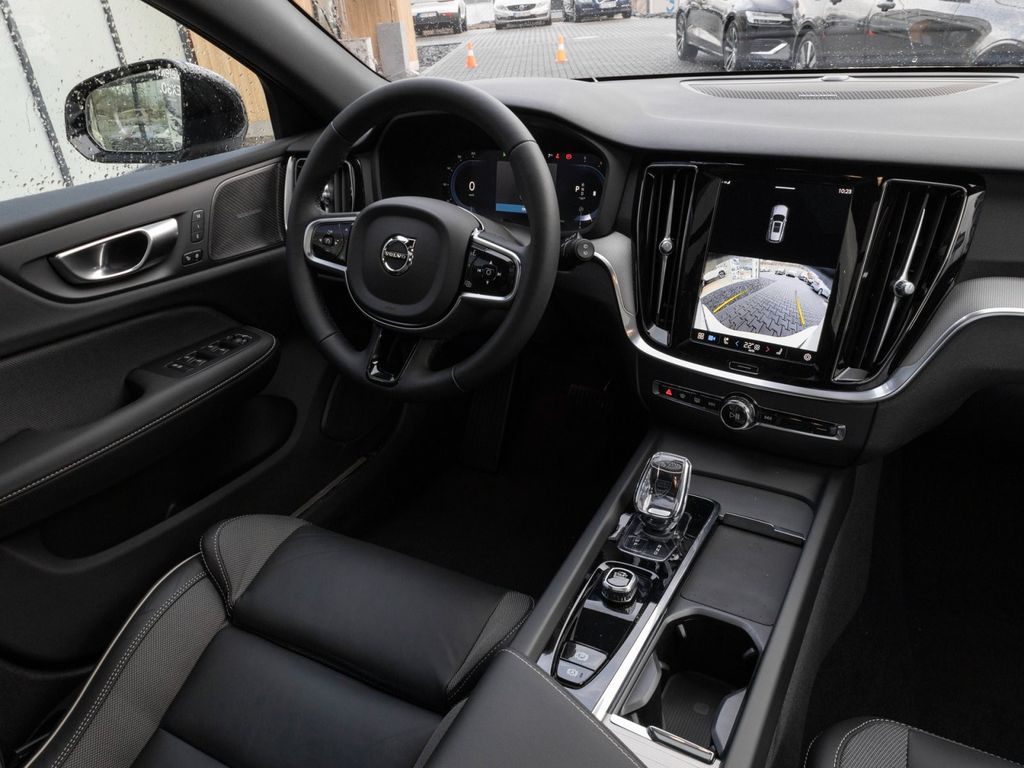 Volvo V60 2025