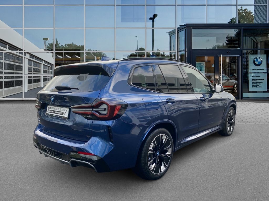 BMW iX3 2022
