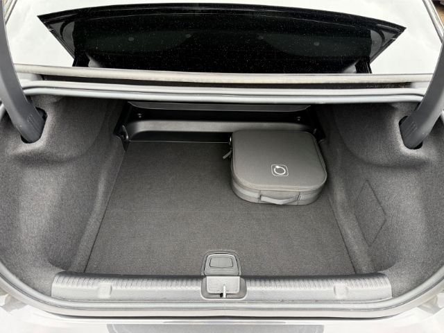 Mercedes-Benz EQE 2024