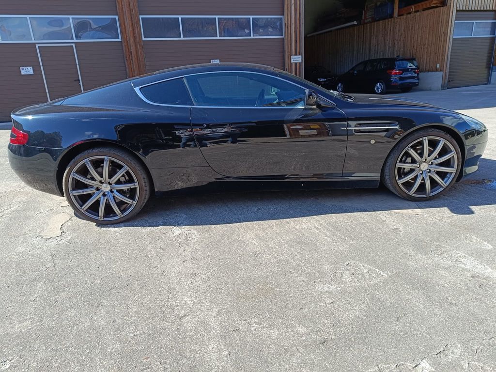 Aston Martin DB9 2008
