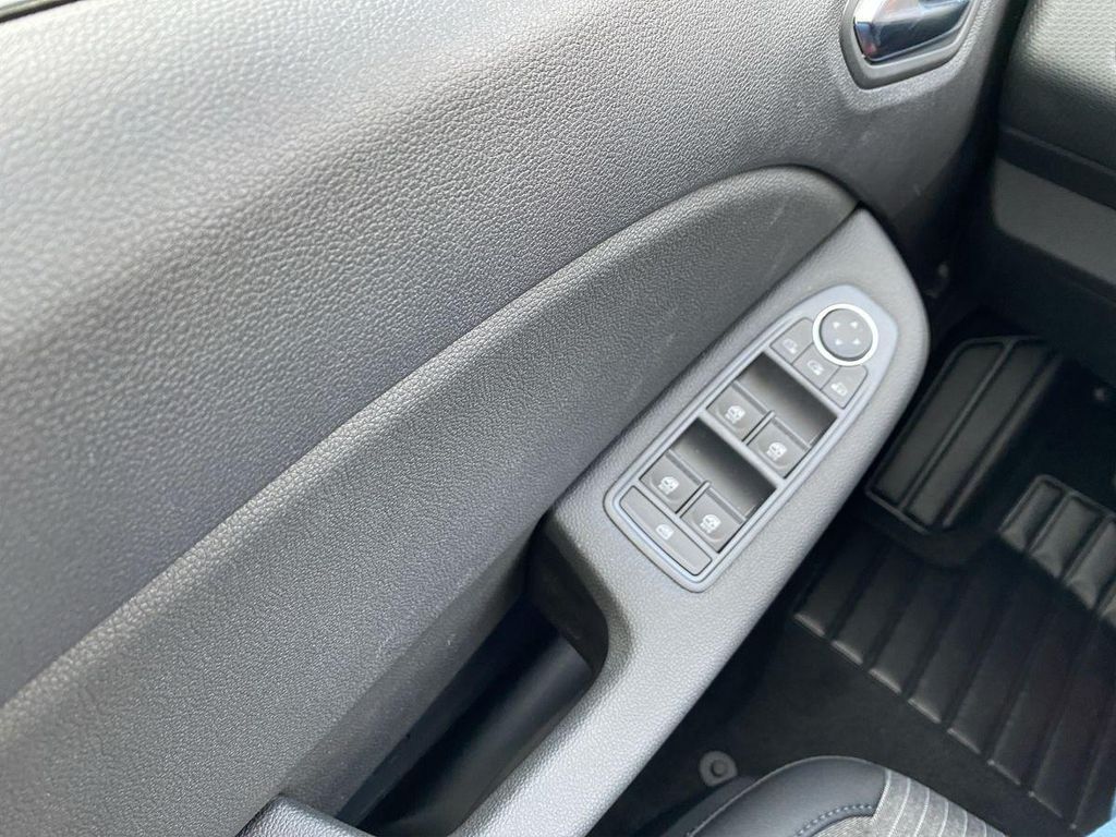 Mitsubishi Colt 2025