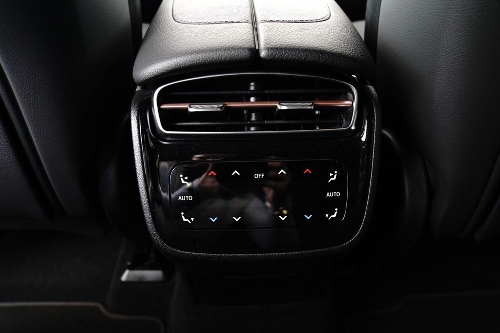 Mercedes-Benz EQE SUV 2024