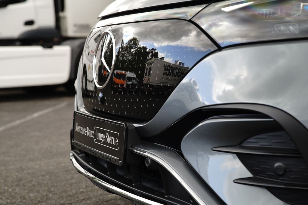 Mercedes-Benz EQE SUV 2024