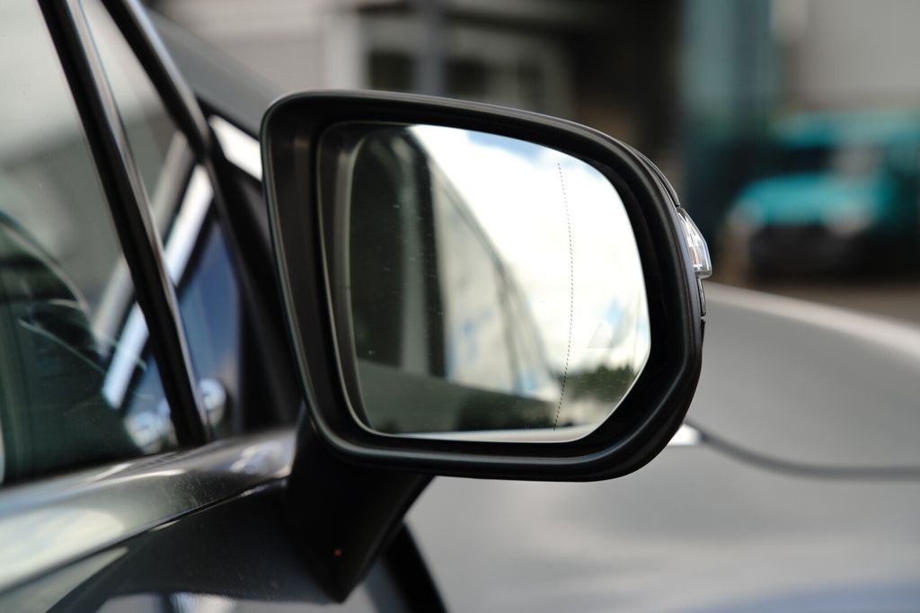 Mercedes-Benz EQE SUV 2024