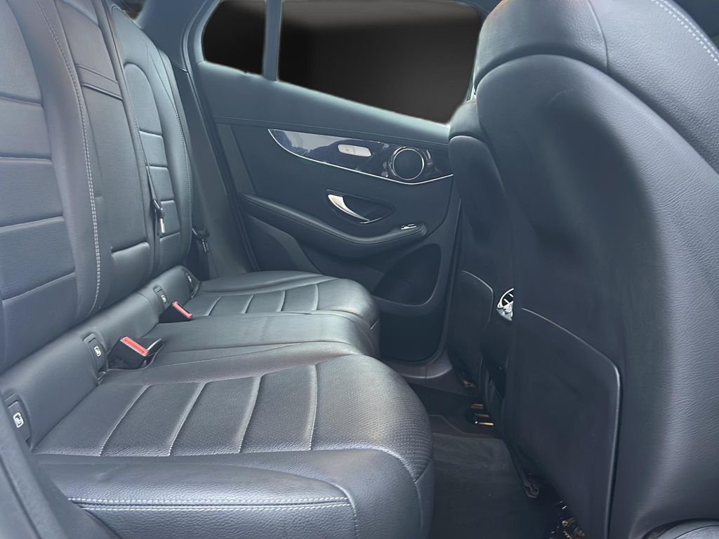 Mercedes-Benz GLC 300 2021