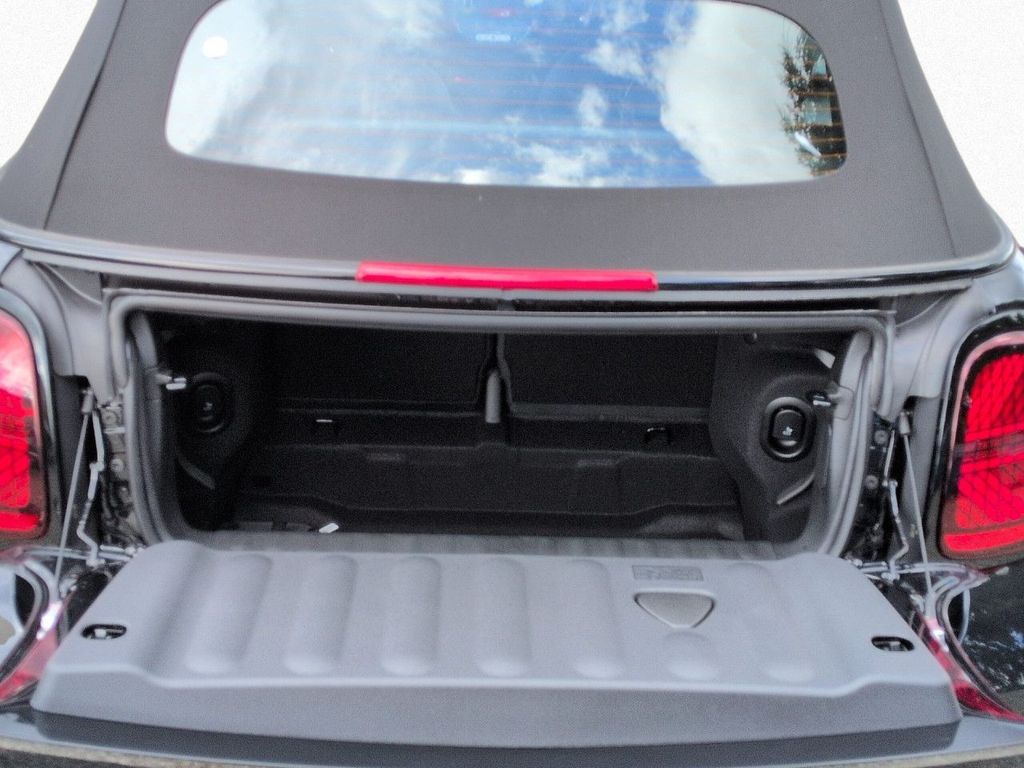 MINI Cooper Cabrio 2025