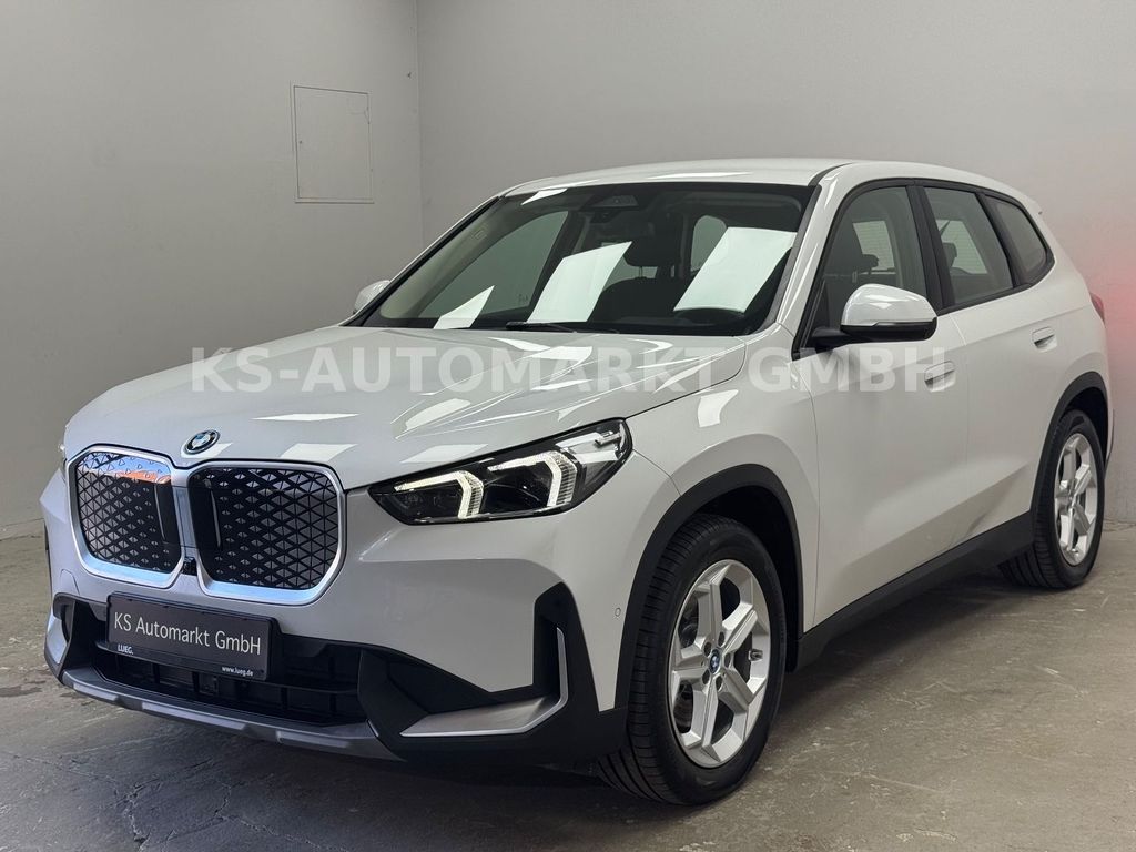 BMW iX1 2024