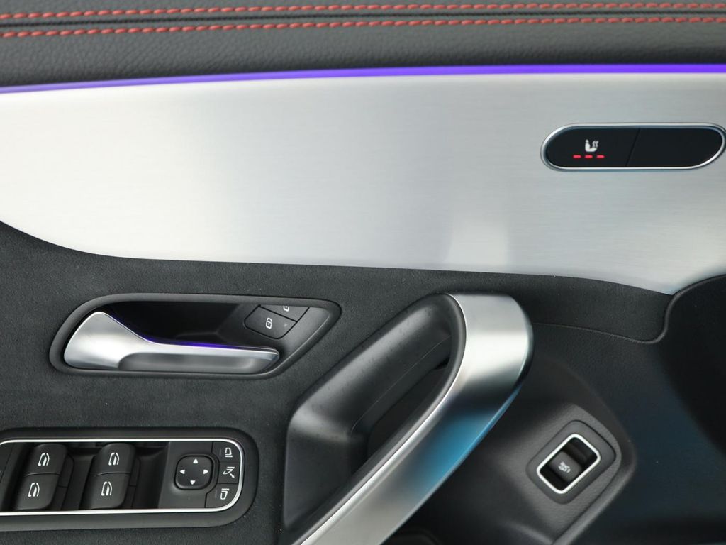 Mercedes-Benz CLA 200 2024