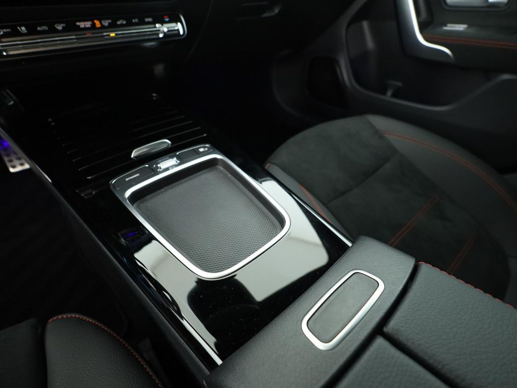 Mercedes-Benz CLA 200 2024