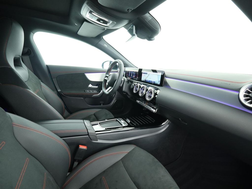 Mercedes-Benz CLA 200 2024