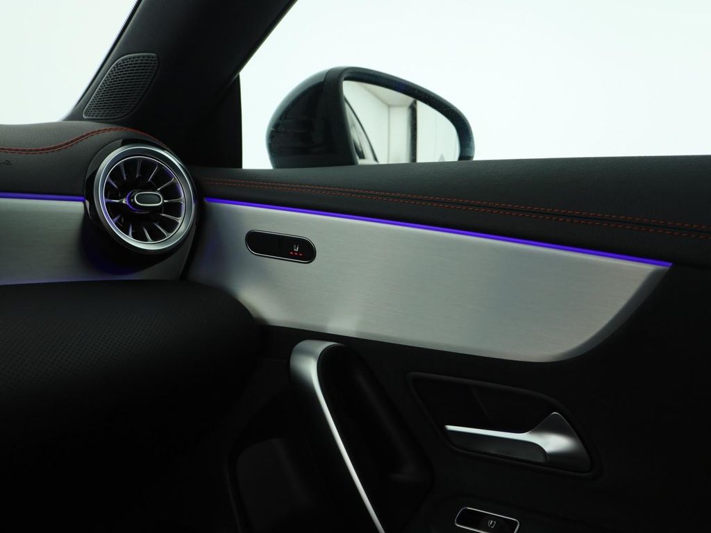 Mercedes-Benz CLA 200 2024
