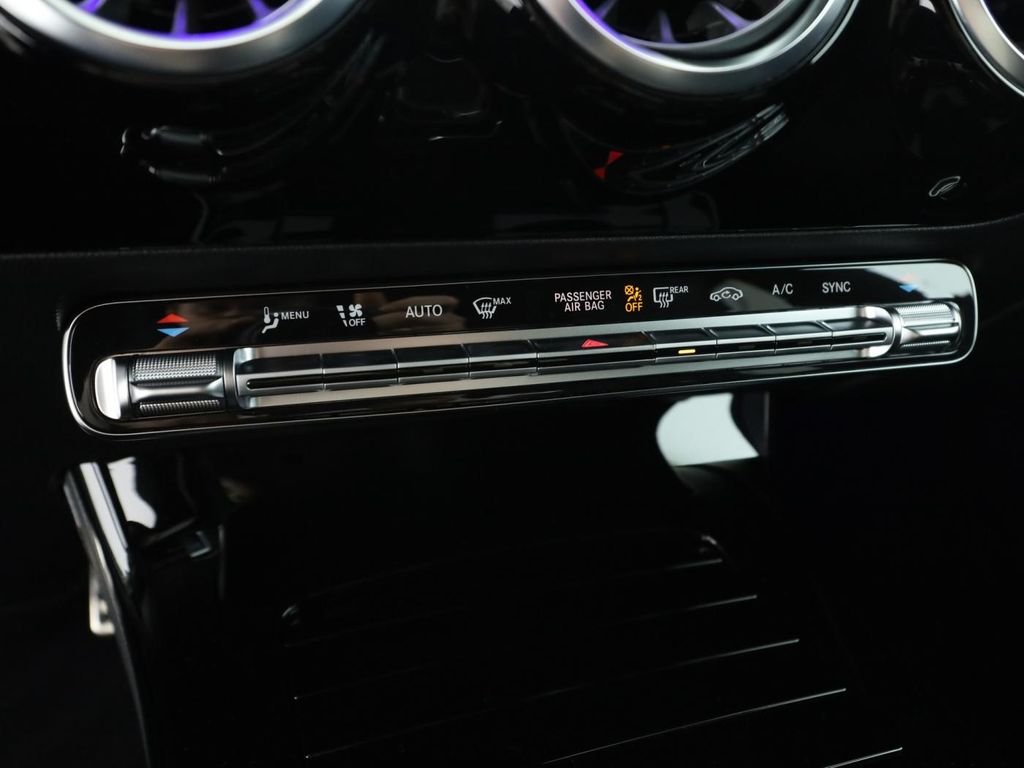 Mercedes-Benz CLA 200 2024