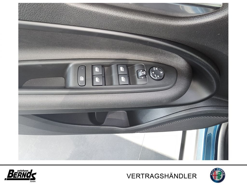 Alfa Romeo Junior 2025