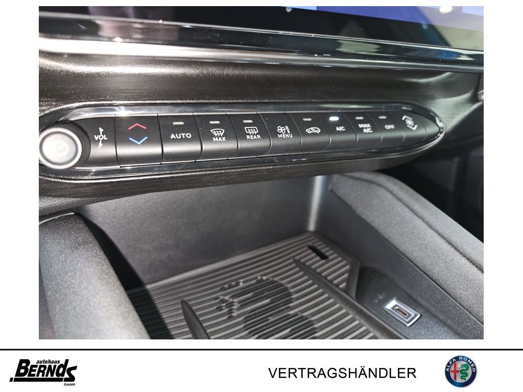 Alfa Romeo Junior 2025