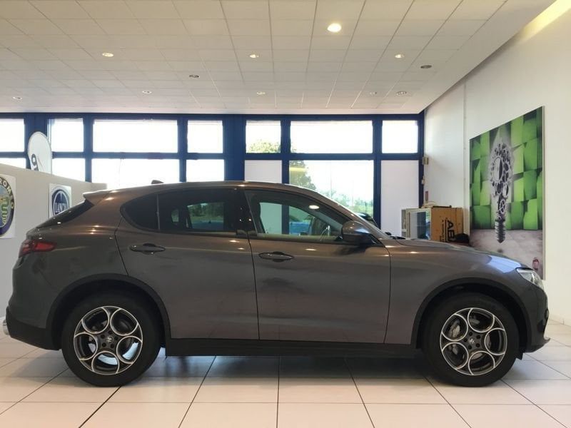 Alfa Romeo Stelvio 2019