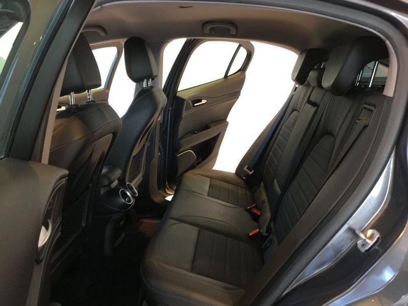 Alfa Romeo Stelvio 2019