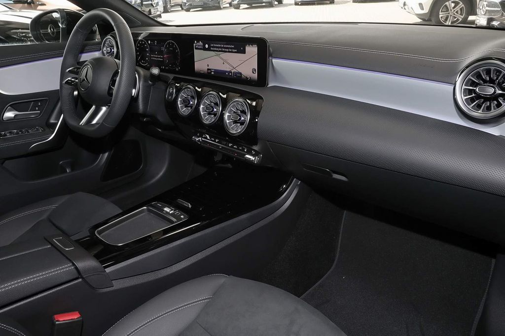 Mercedes-Benz CLA 200 2025