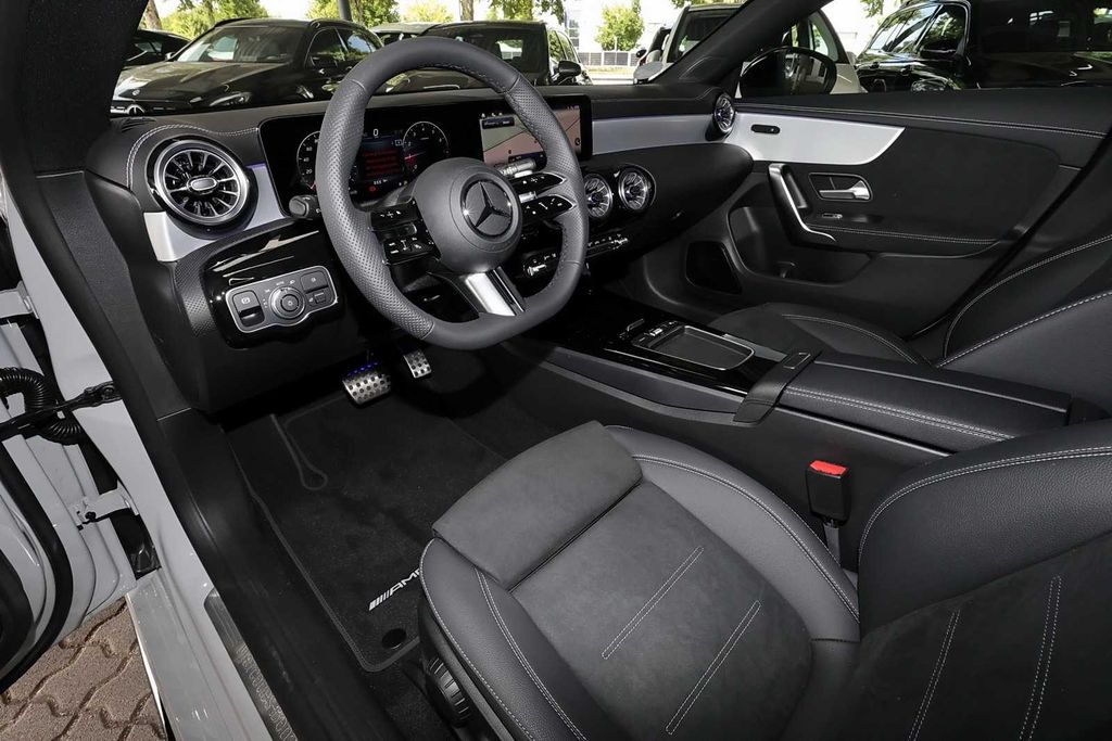 Mercedes-Benz CLA 200 2025