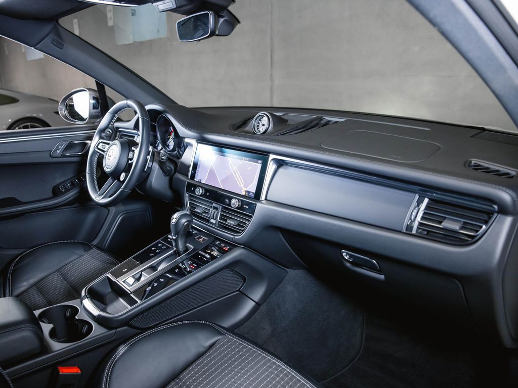 Porsche Macan 2024
