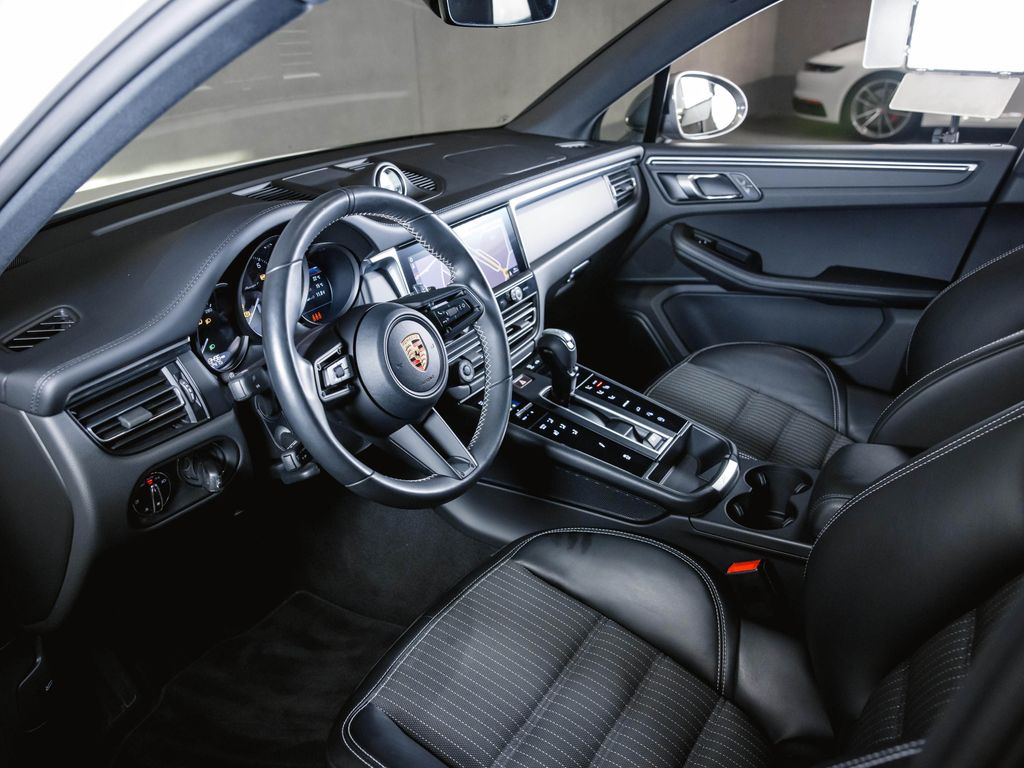 Porsche Macan 2024