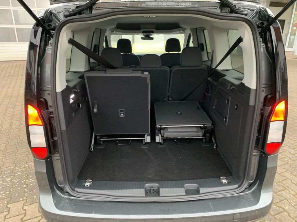 Ford Grand Tourneo