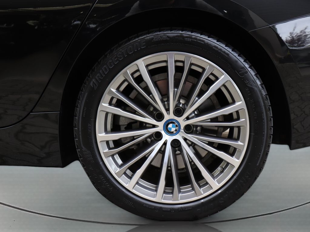 BMW 330 2022