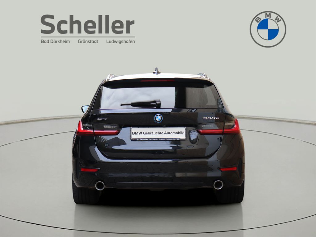 BMW 330 2022