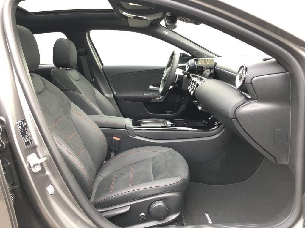 Mercedes-Benz A 200 2025