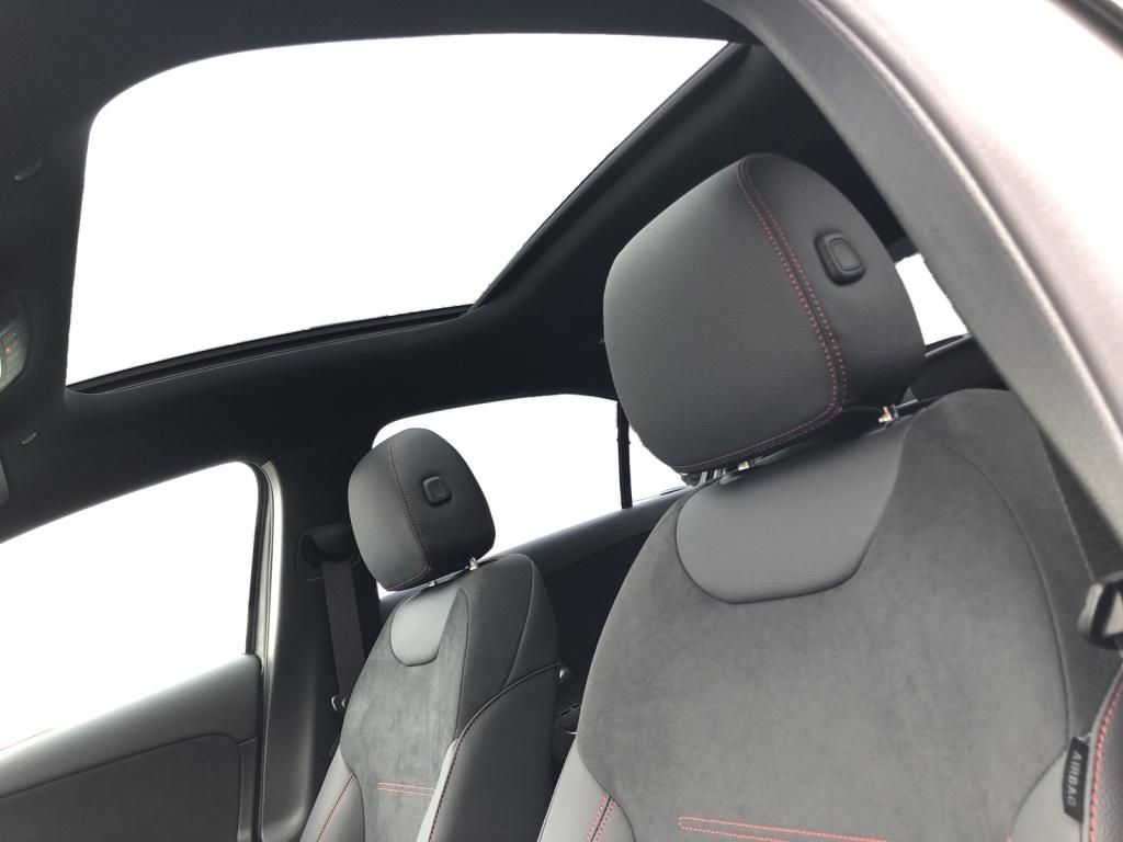 Mercedes-Benz A 200 2025