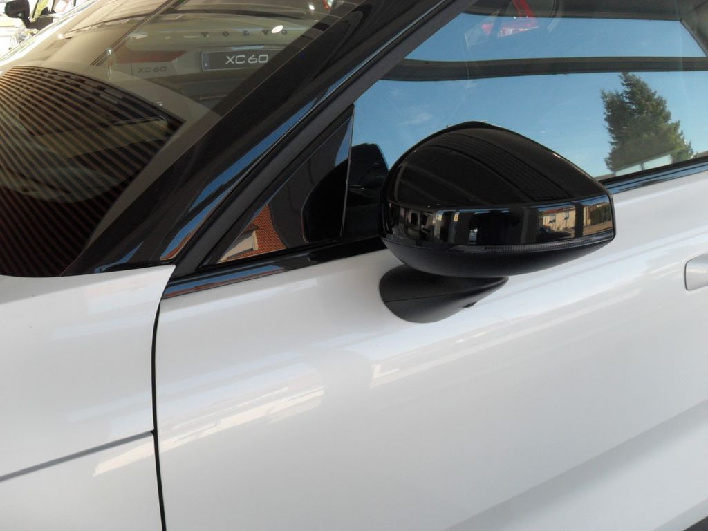 Volvo EX30 2024