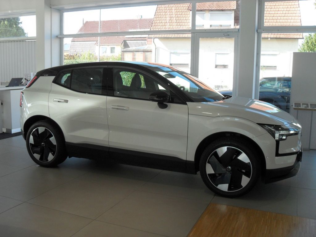 Volvo EX30 2024