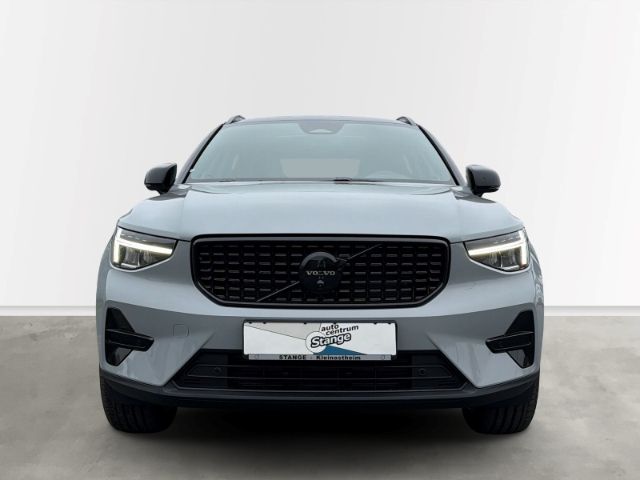 Volvo XC40 2025
