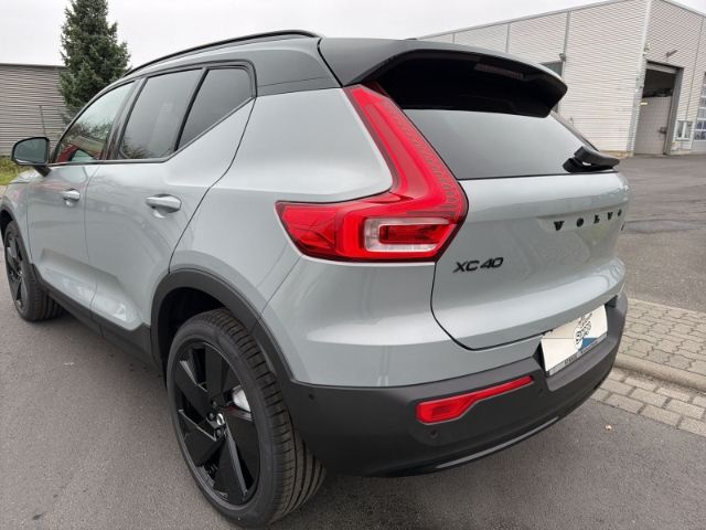 Volvo XC40 2025
