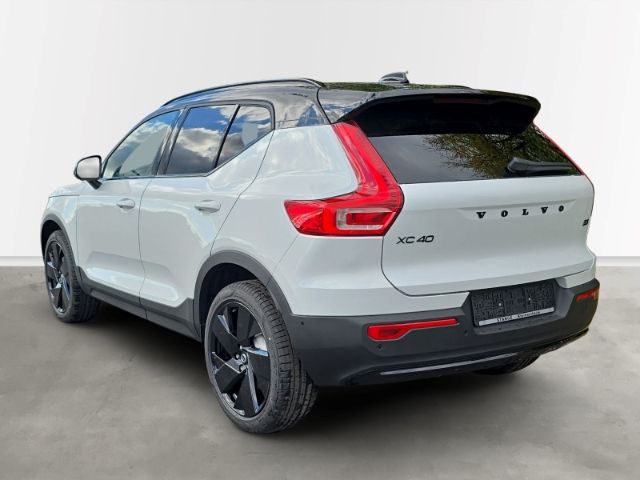 Volvo XC40 2025