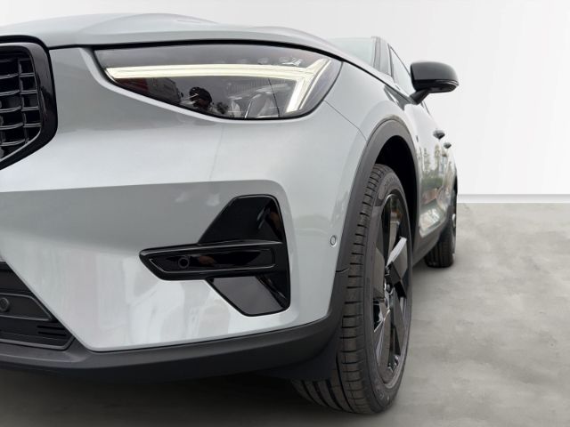 Volvo XC40 2025