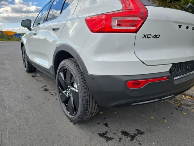 Volvo XC40 2025